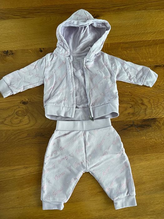 Dres dla dziewczynki fioletowy liliowy Guess 0-3M 56-62