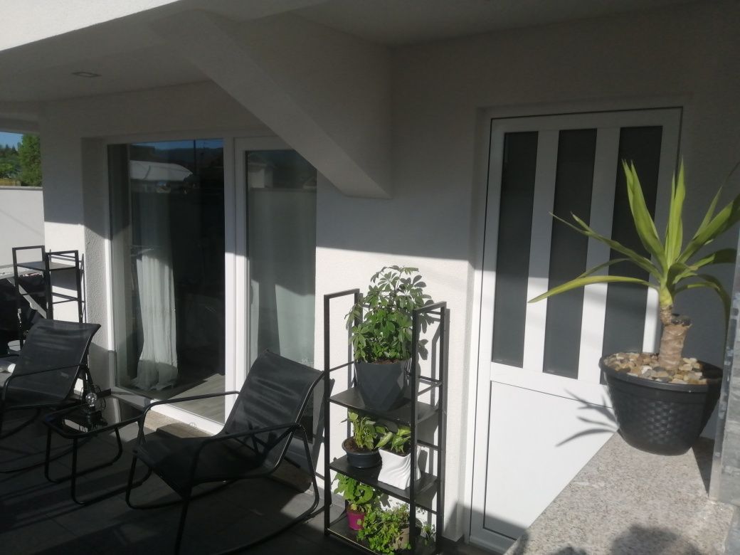 Moradia Bi familiar T3+T2