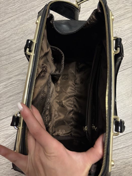 Сумка жіноча чорна з ручками