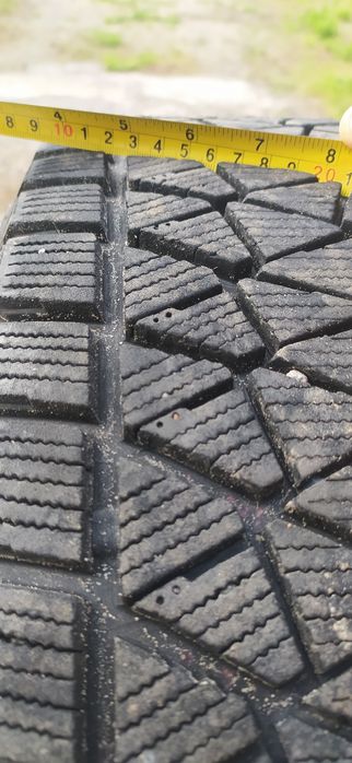 Продам зимние резину 225 65 17 на дисках  состояние новая