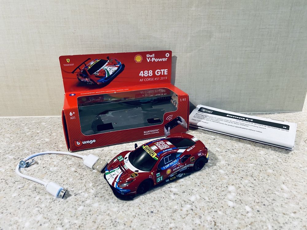 Ferrari 488 GTE BURAGO 1/41 model zdalnie sterowany Shell bluetooth