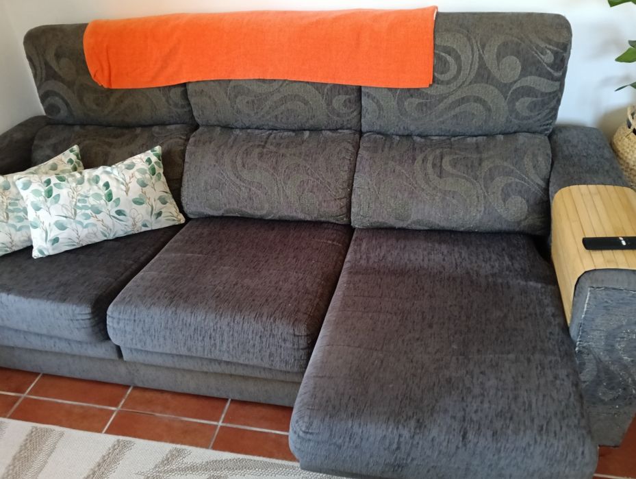 Sofá 3 Lugares, Puff, Tecido Cinza