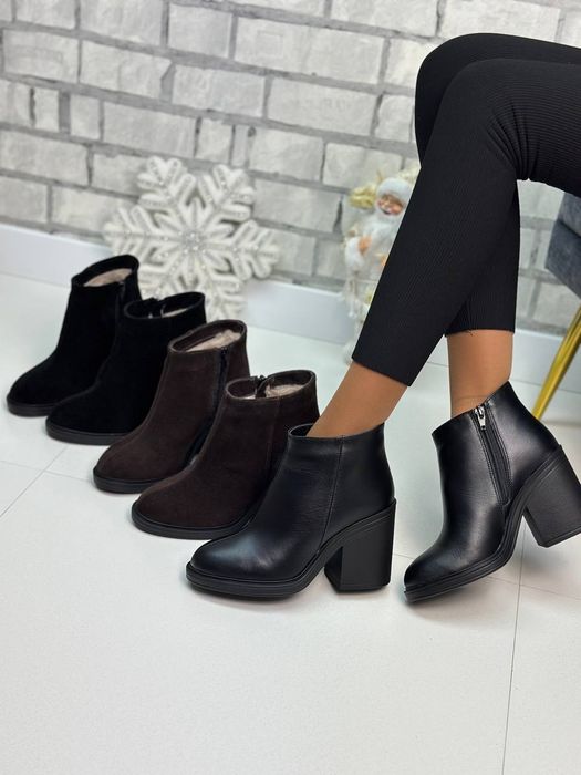 Жіночі шкіряні зимові черевики в кольорах