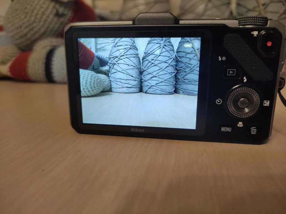 Nikon Coolpix s9300 GPS 16 Mega-pixels 18x Zoom