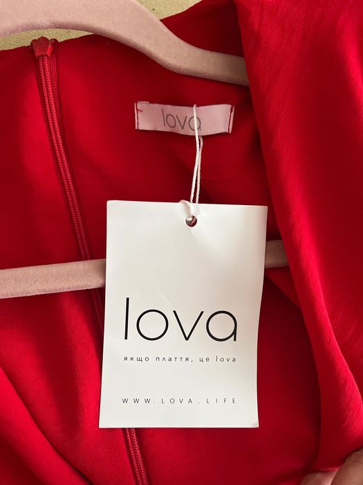 Одяг, сукні вечірні