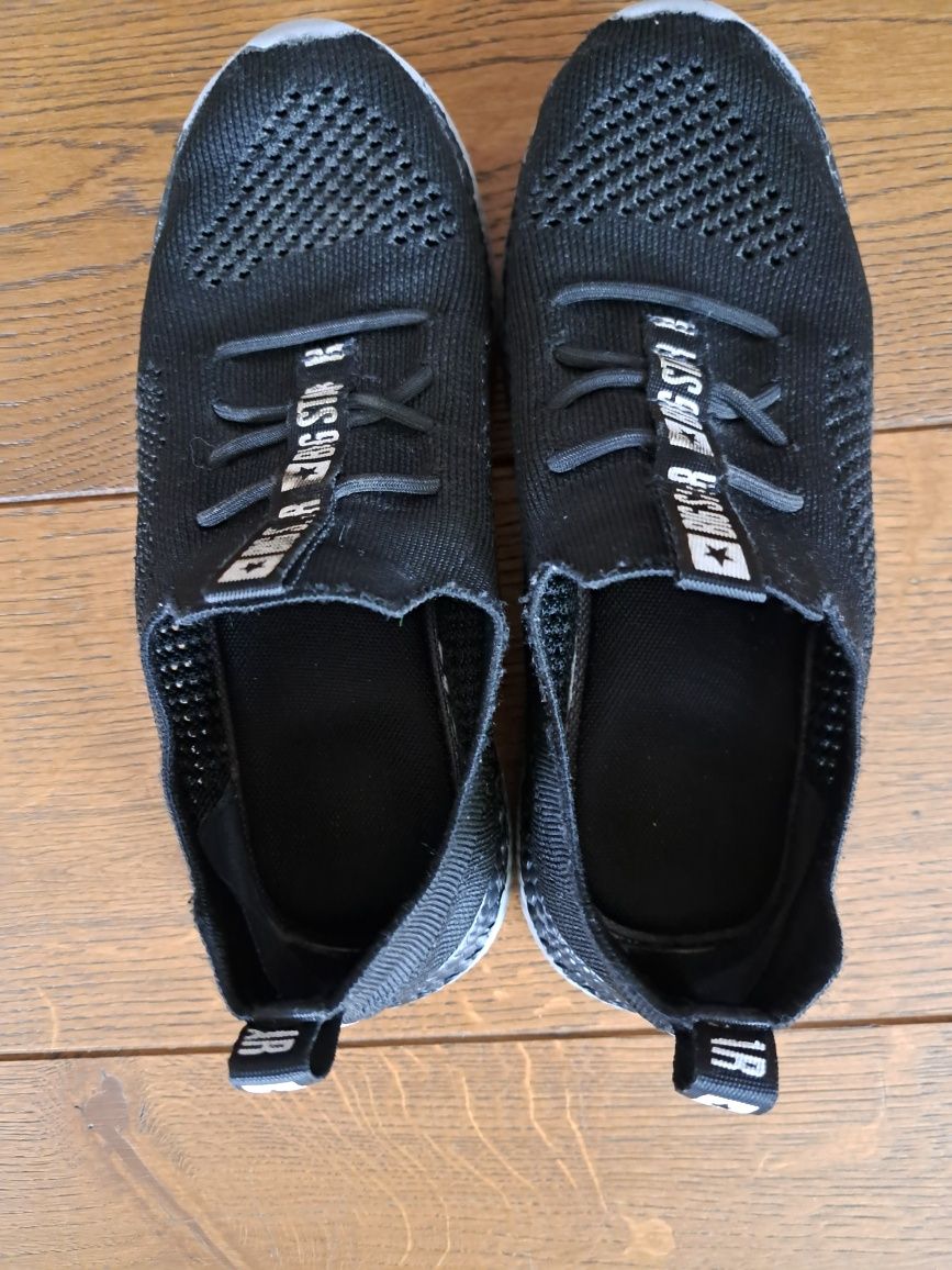 Czarne sportowe buty chłopięce Big Star r.35,5