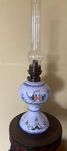 Stara porcelanowa lampa naftowa
