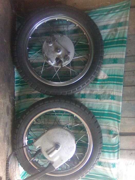 Продам колеса іж, иж планета , юпітер колеса в дуже гарному стані !