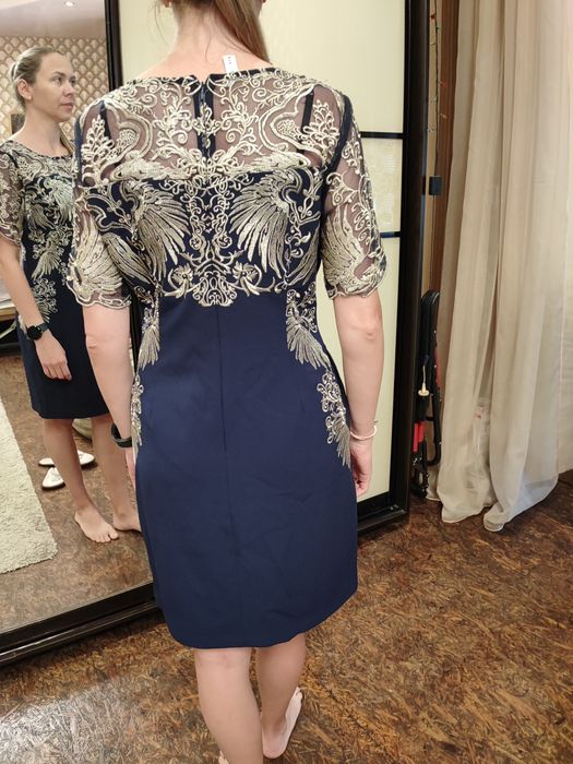 Нарядное вечернее платье