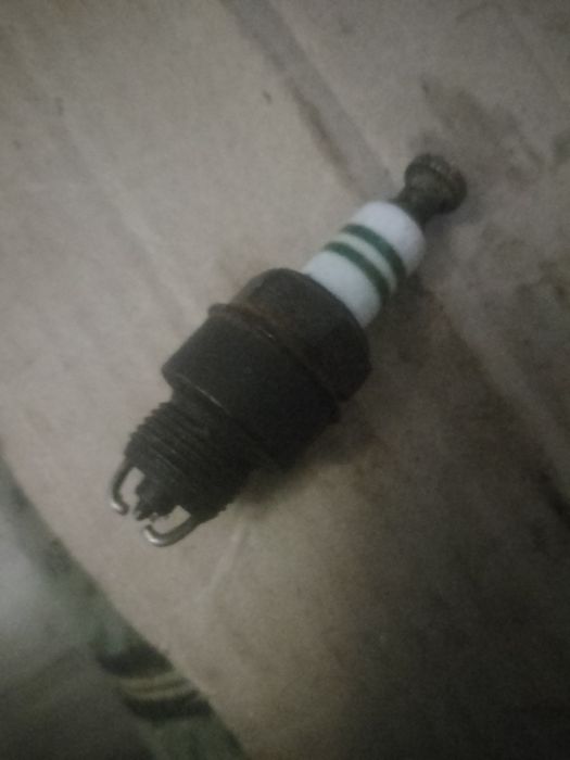 Продам свічку запалювання