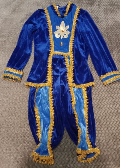 Новорічний костюм- кіт, гном, заяць, чародій