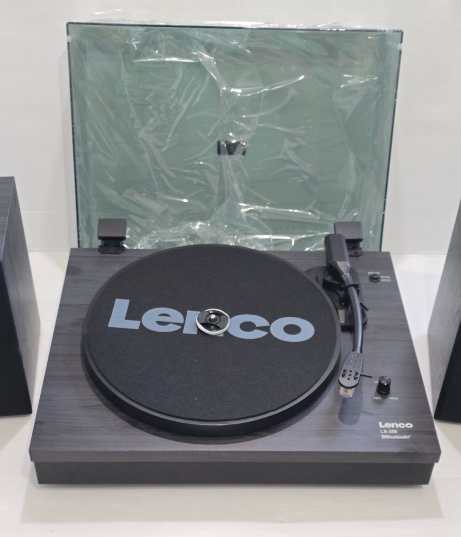GRAMOFON Z dwoma drewnianymi głośnikami Lenco LS-300 BK Bluetooth