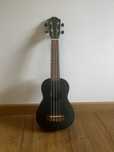 Ukulele Baton Rouge V1-S Dawn + pokrowiec + kapodaster – stan bdb!