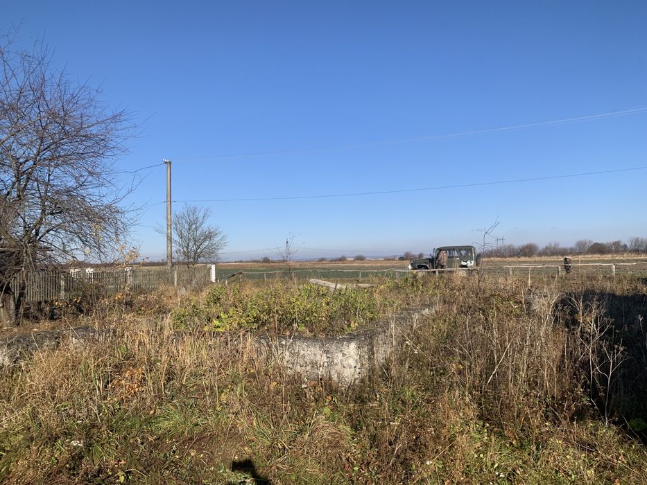 Земельна ділянька з фундаметом