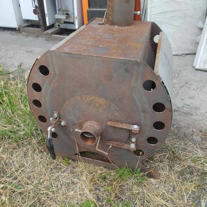 Булерьян з варочною поверхнею, на ножках. З захисним кожухом.