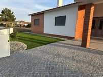 Moradia térrea em optimo estado boas areas