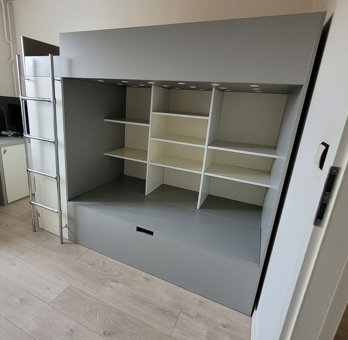 Łóżko piętrowe + szafa + szuflady + skrzynia + półki (zestaw nr1)