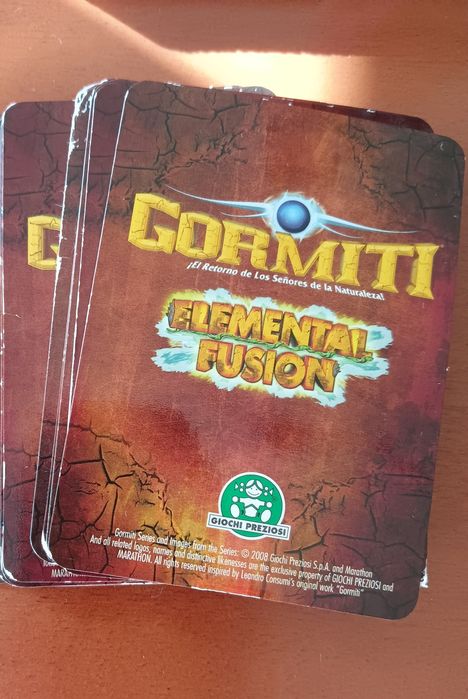Conjunto de cartas colecionáveis da série Gormiti.

- Cartas com ilust