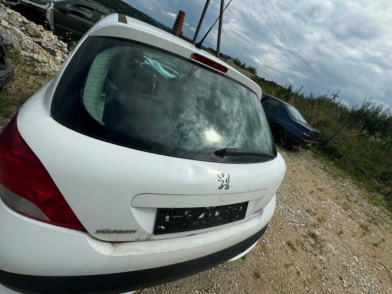 Кришка Багажника в зборі зі склом до Peugeot 207 2006-2014