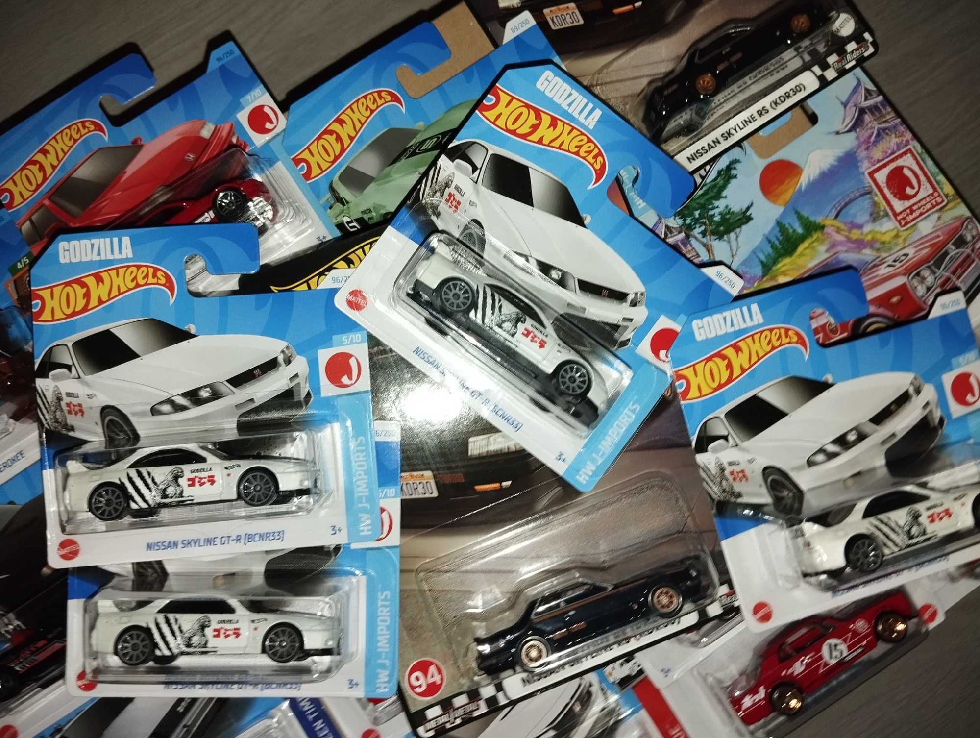 Samochody hot wheels (nissan, Audi, Mazda, Jeep, honda, Volkswagen)