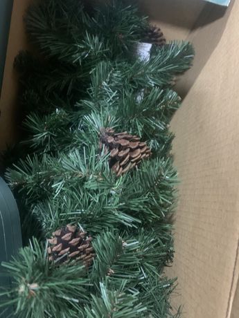 Desocupar arvore de Natal de luxo semi NOVA com pinhas com 1,80m