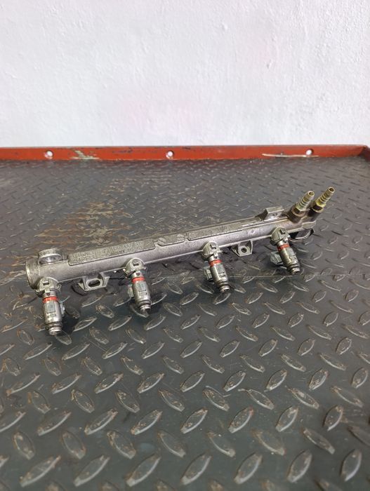 Régua/ Rampa de injeção para Volkswagen Golf IV 036 133 319