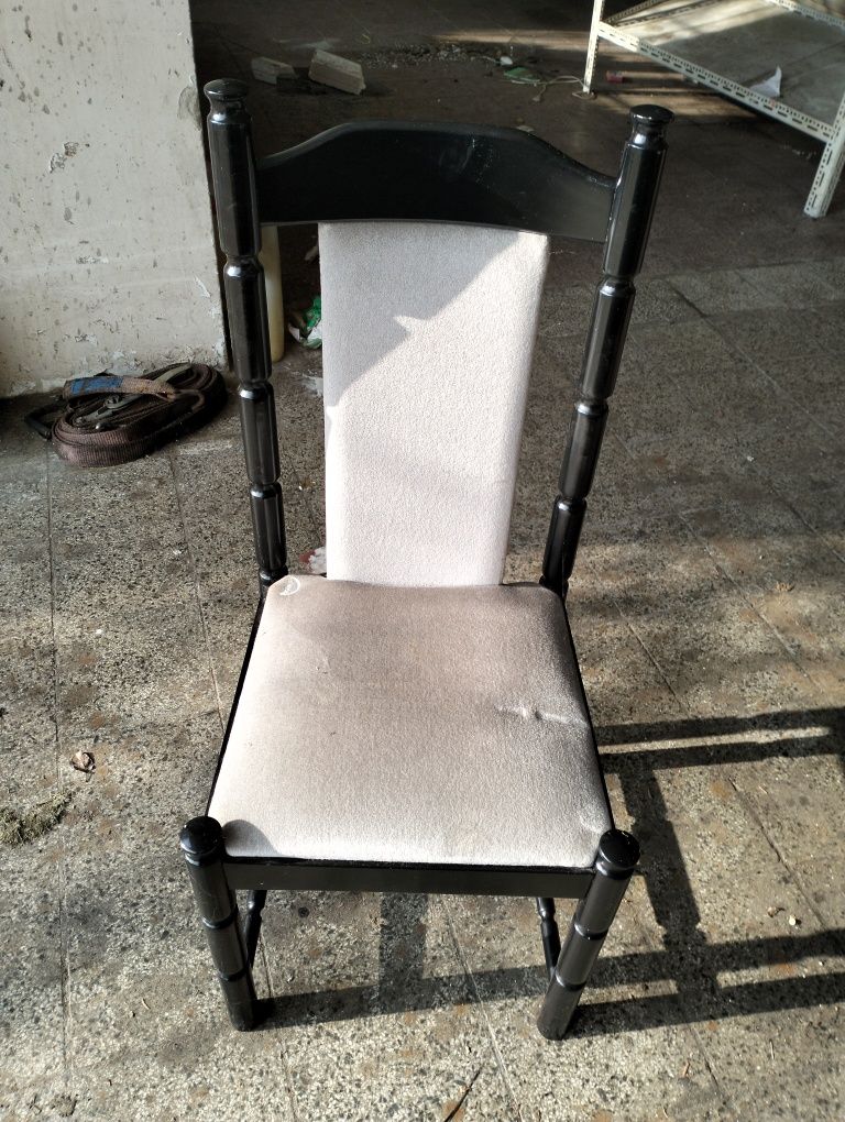 Stol rozkładany plus 12 krzeseł