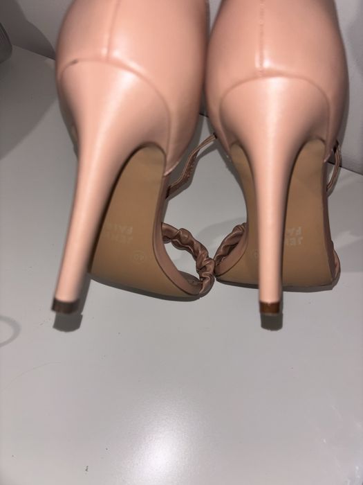 Wysokie szpilki r.40