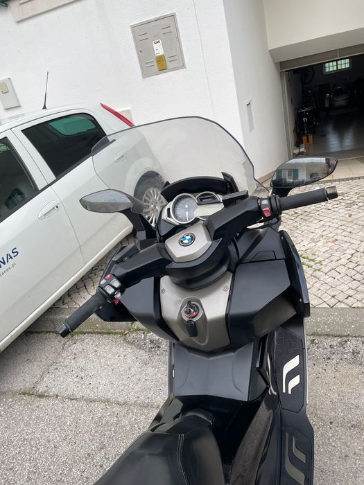 BMW C650 GT com top case