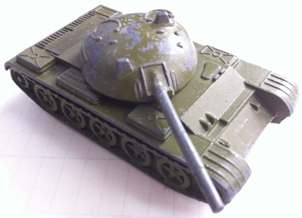 Игрушка СССР военная техника танк Т-62