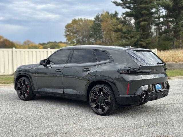2024    BMW    XM