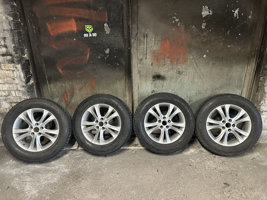 Продам комплект оригінальних дисків Hyundai з резиною 225/65/R17