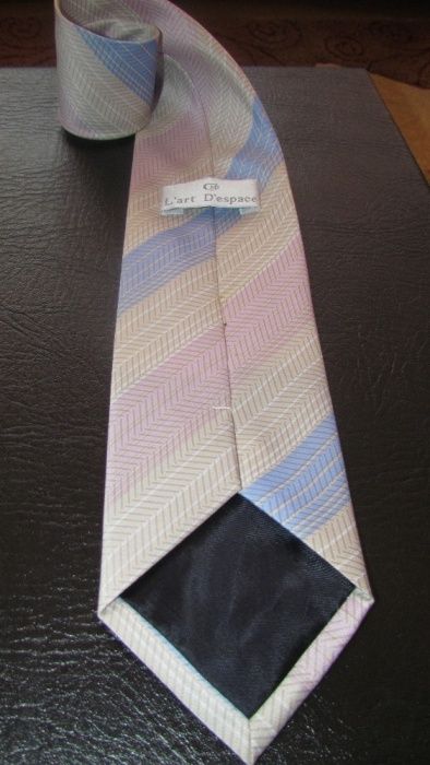 Elegancki Krawat jakich mało marki L'art D'espace z Francji nr 16