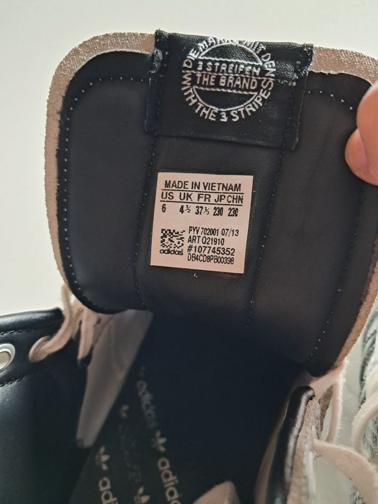 Sapatilhas adidas com cunha Novas
