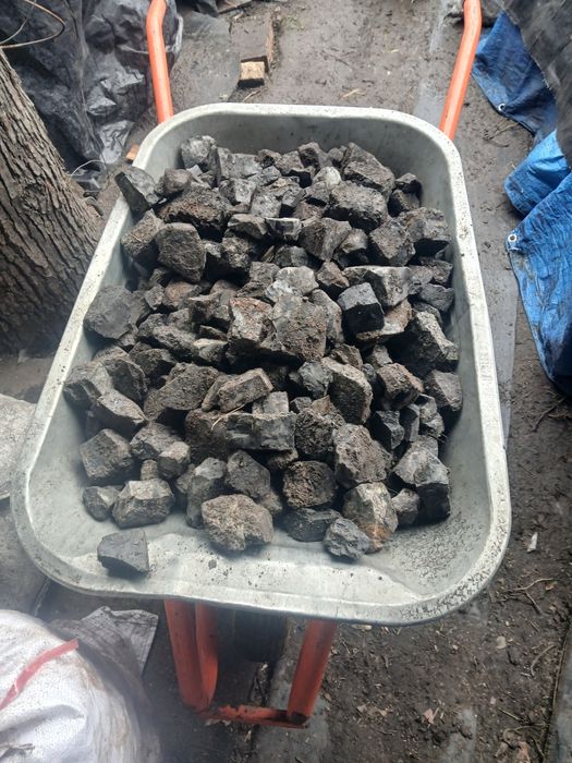 Продам Вугілля. 7000 грн.Збиране,кускове. Самовивіз.Маю 1 тонну.