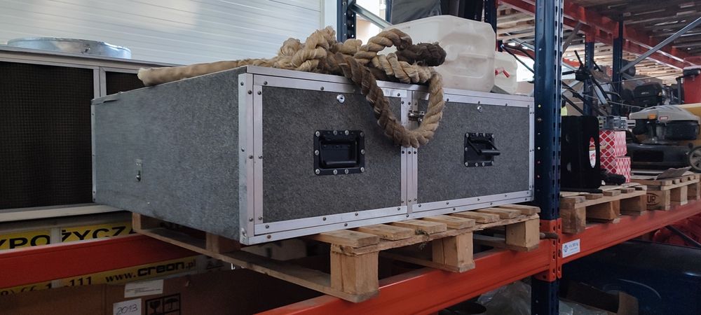 Nissan patrol zabudowa do spania, szuflady.