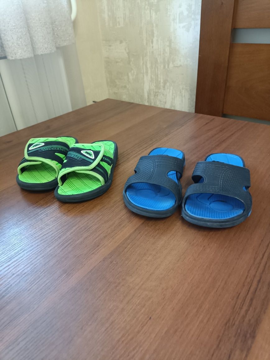 Продам шльопанці дитячі