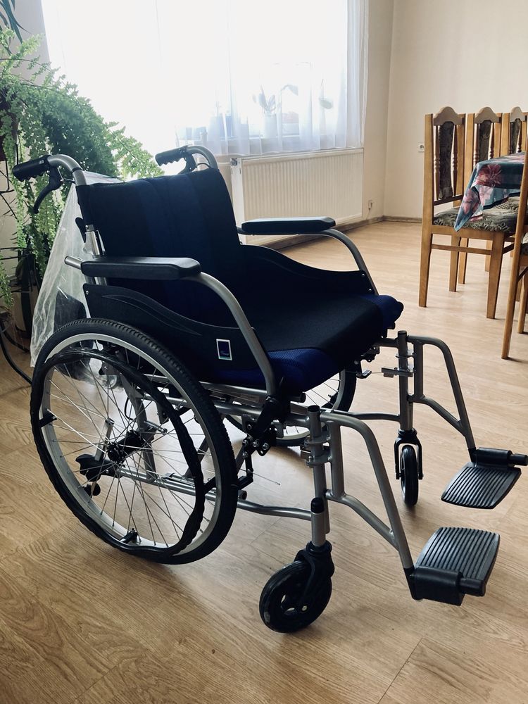 Wózek inwalidzki lekki aluminiowy, skladany, do 115 kg