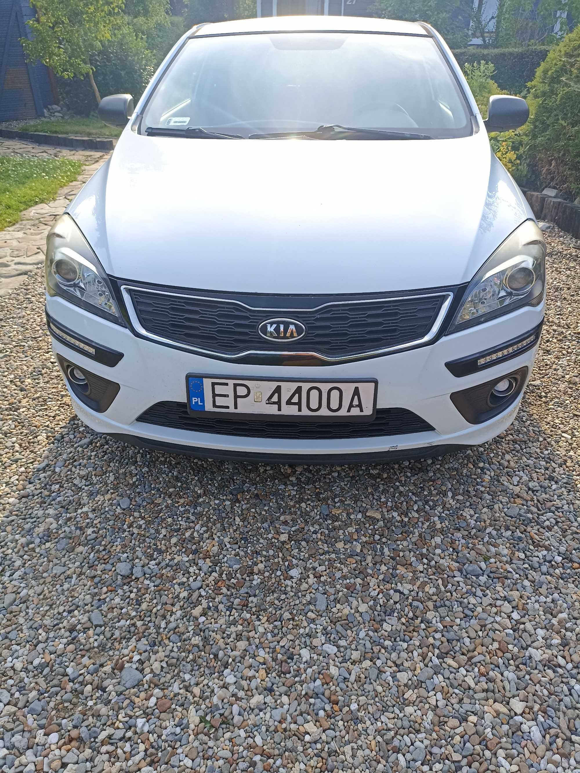 Kia ceed- proceed 1600 poj. ben-gaz