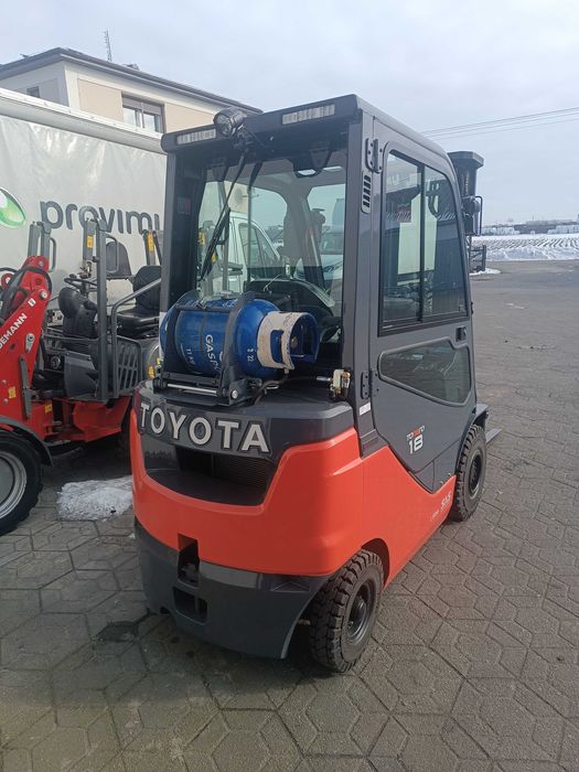 NOWY Wózek widłowy TOYOTA 8FGF18 -pełne wyposażenie