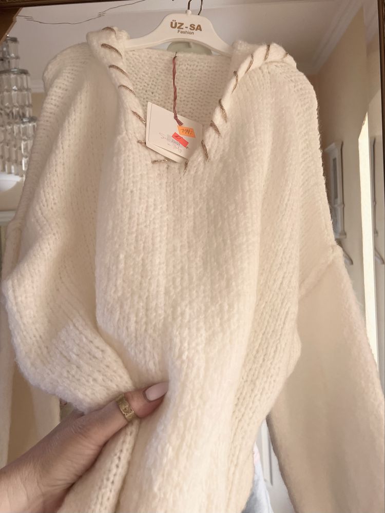 Piękny sweter oversize marki Azara  Made in Italy L-2XL