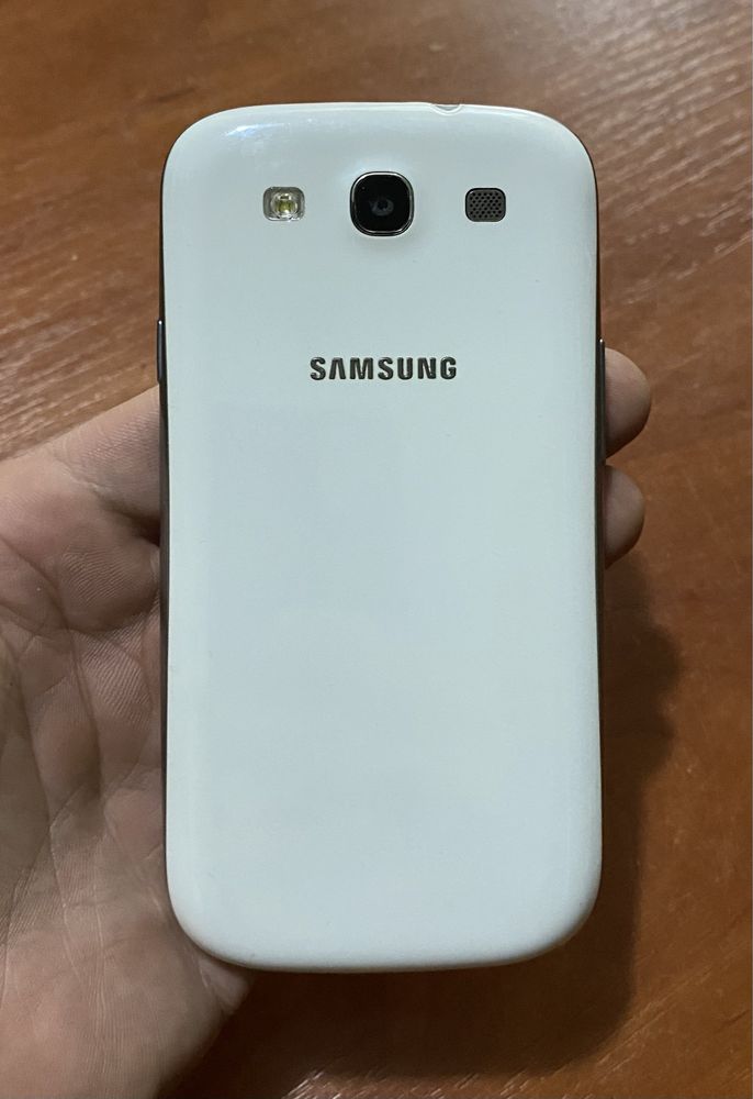 Телефон Samsung s3 1GB RAM/16GB ROM! D557
