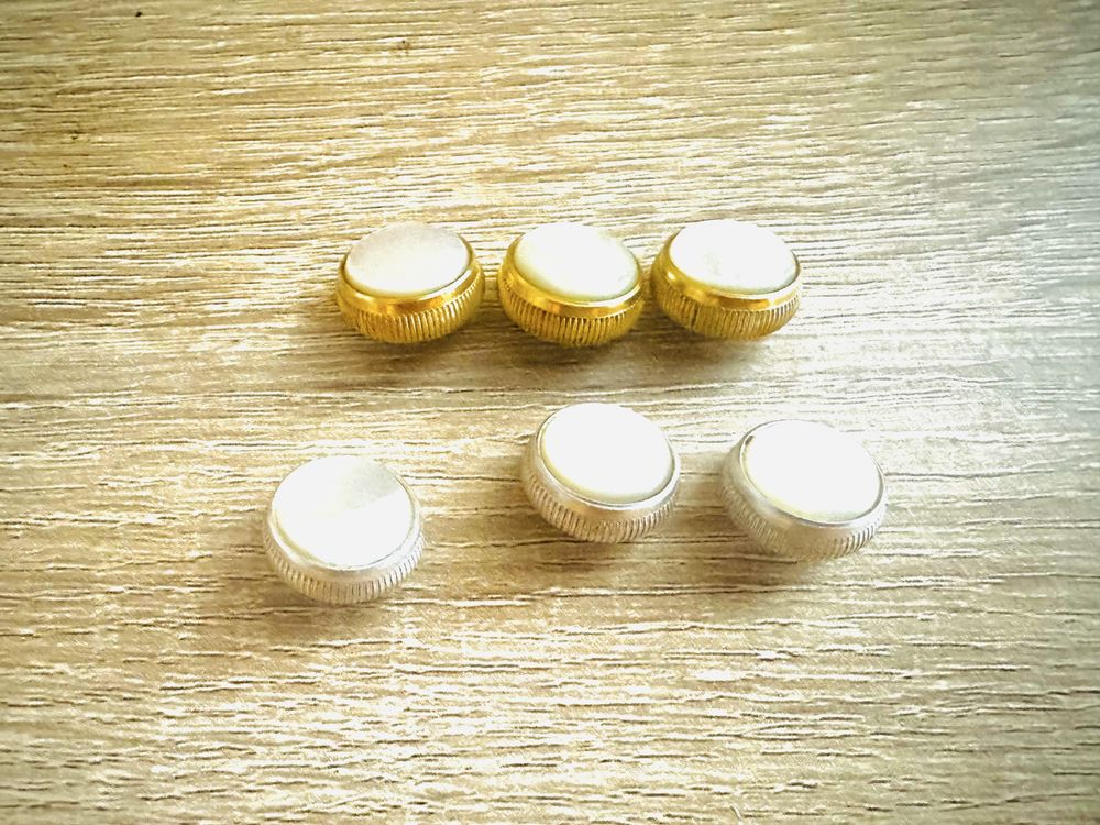 Stradivarius Bach finger buttons