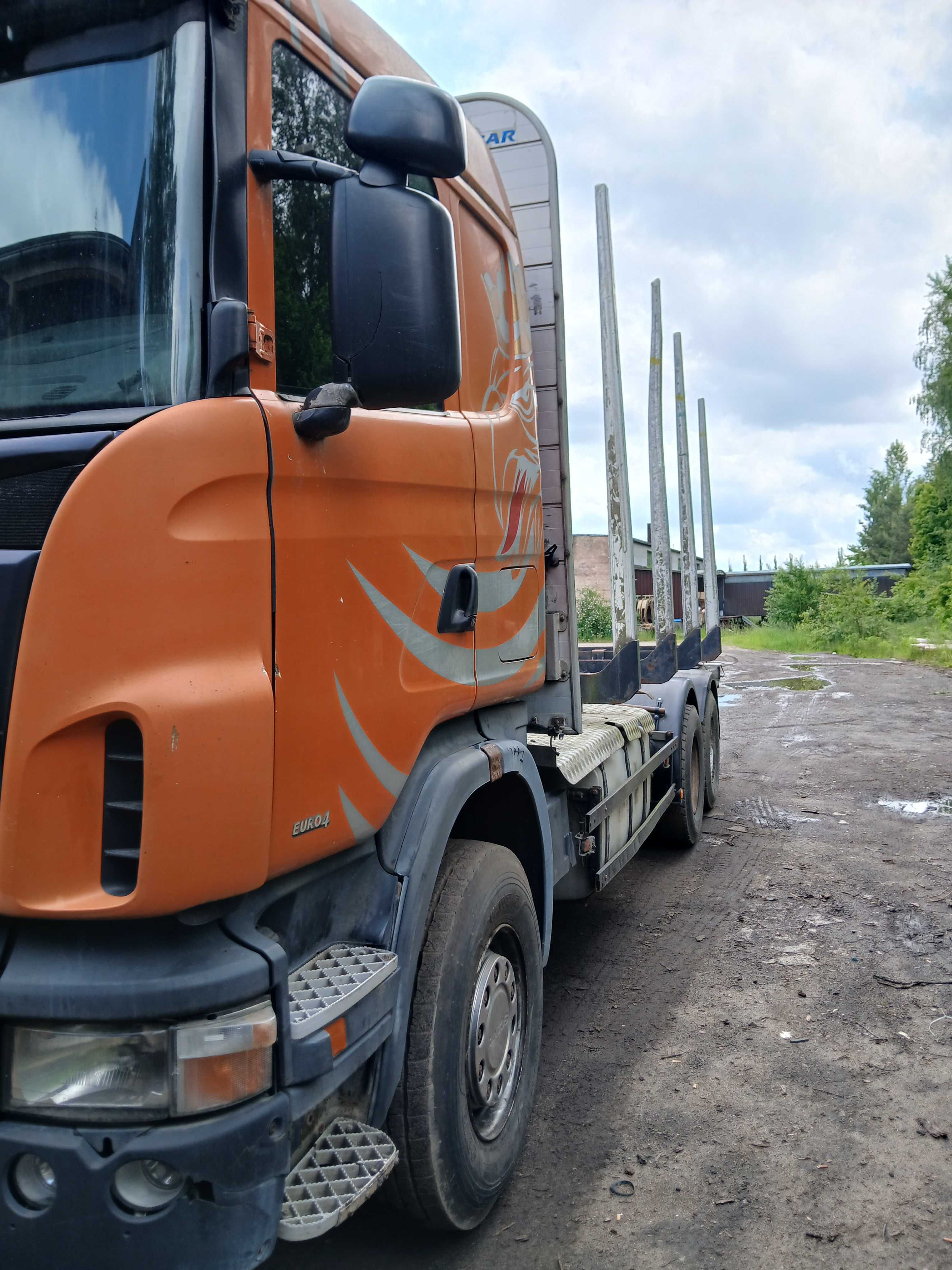 Scania 6x4 do lasu