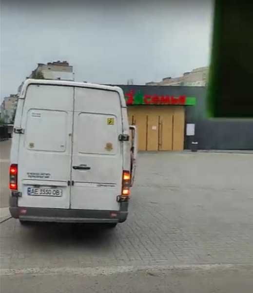 Сдаётся торговое помещение 36кв.м на рынке "Лесной" (г. Славянск)