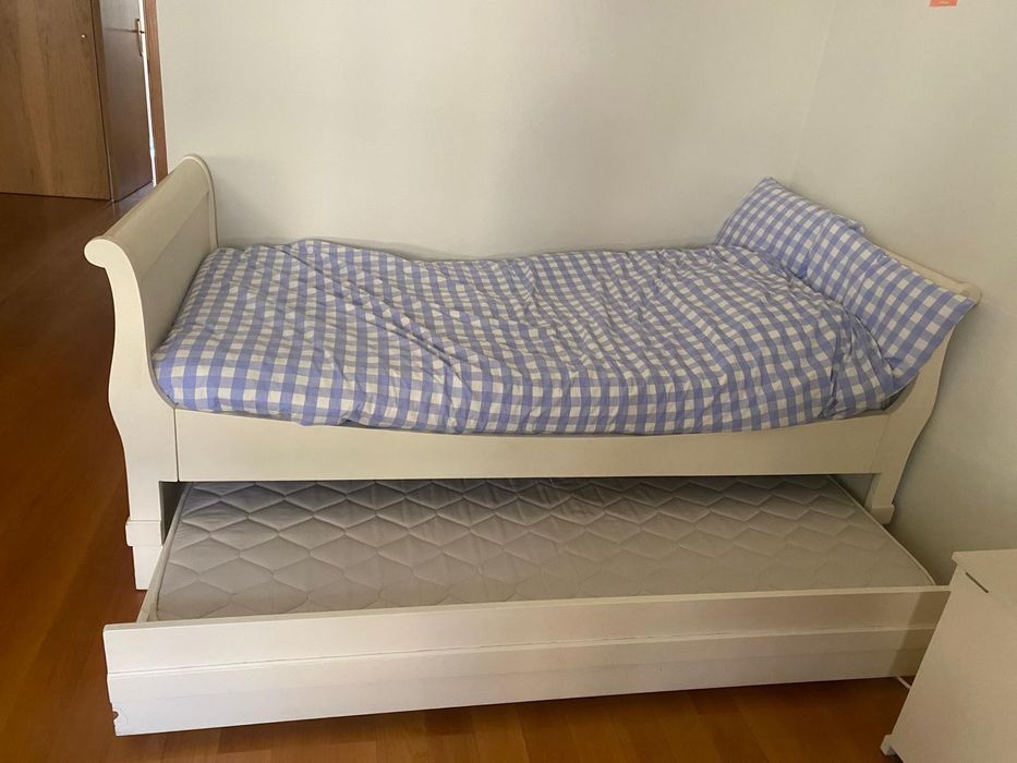 Cama de solteiro / dupla com dois colchões