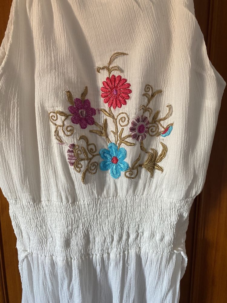 Tunica / vestido branco flores