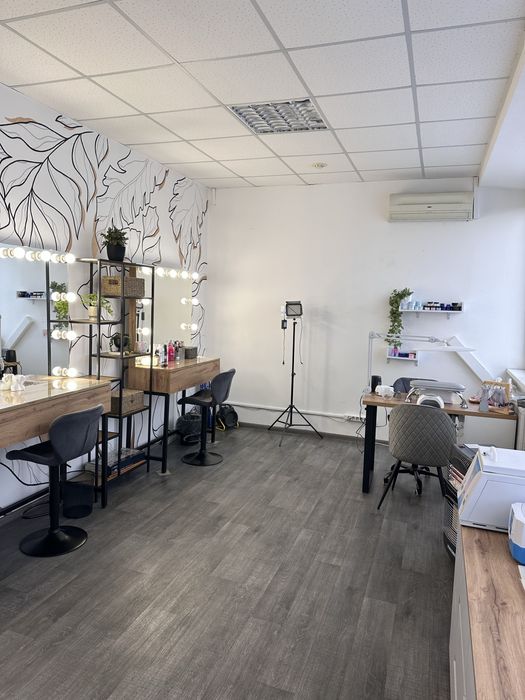 Оренда місця бровист /візажист/ Майстер манікюру