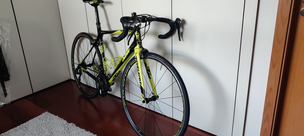Bicicleta estrada em carbono KTM Revelator 4000