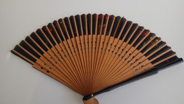 Leque em Bambu e tecido